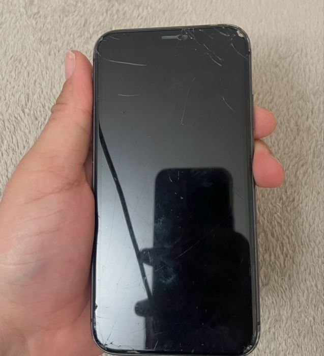 IPhone 11 за части
