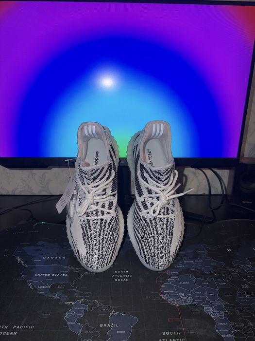 yeezy 350v2 zebra