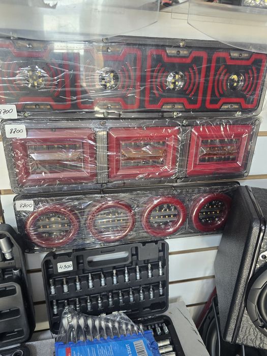 Продам заднии фонари