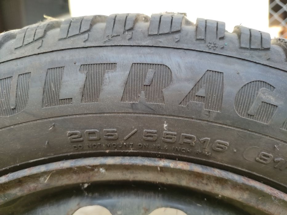 Vând roti passat 205.55.16