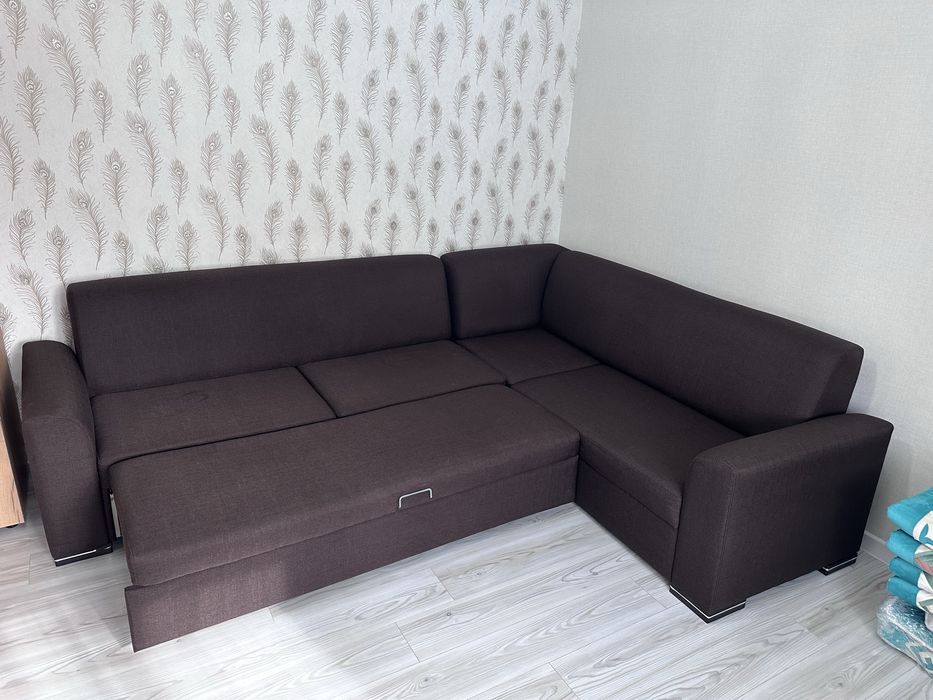 Современный раскладной угловой диван