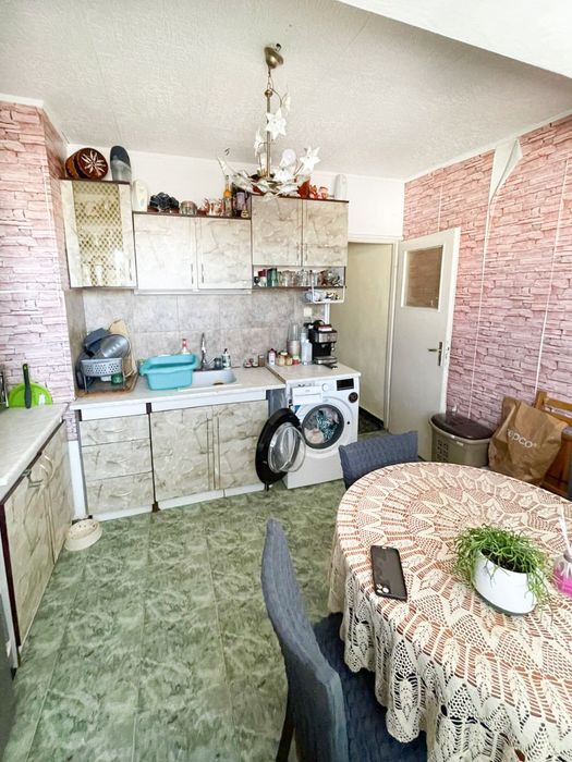 Продава се Двустаен апартамент в Бургас, Меден рудник - зона Б - 67 кв.м за 1169 €/кв.м - Снимка #1