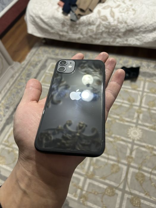 Продается Айфон 11  в отличном состояний 64гб