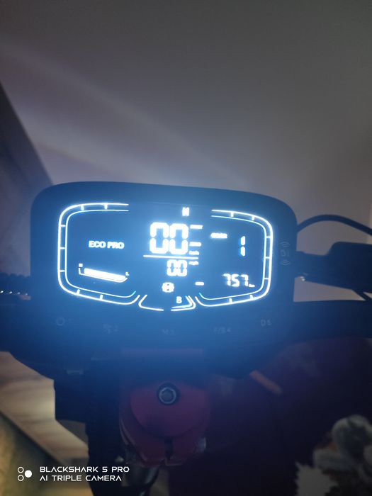 Trotinetă electrică Boyueda Q7 Pro Max 3200W (2×1600W) – 700 km – Stare foarte bună