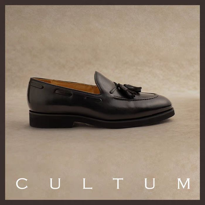 Мужские кожаные лоферы CULTUM с кисточками