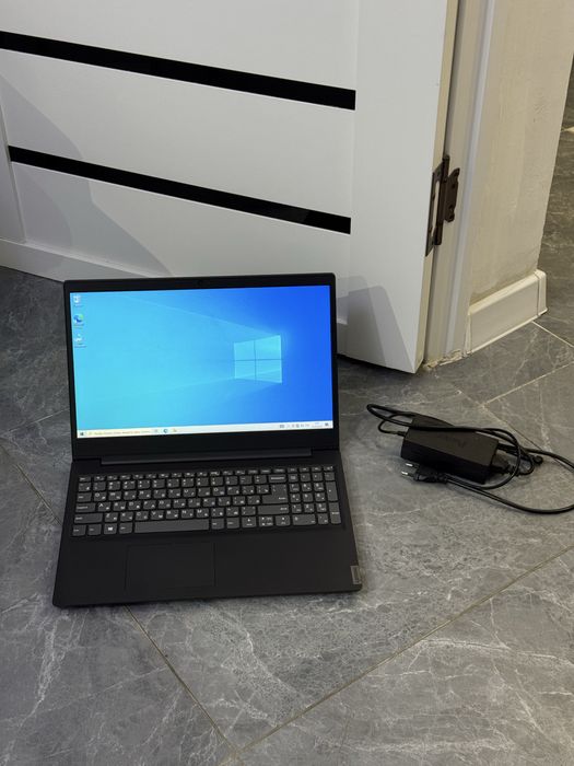 Офисный ноутбук LENOVO