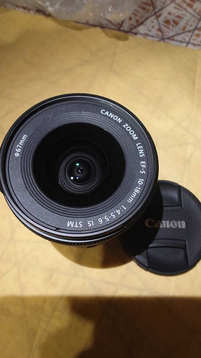 Обектив Canon EF-S 10-18mm f/4.5-5.6 IS STM