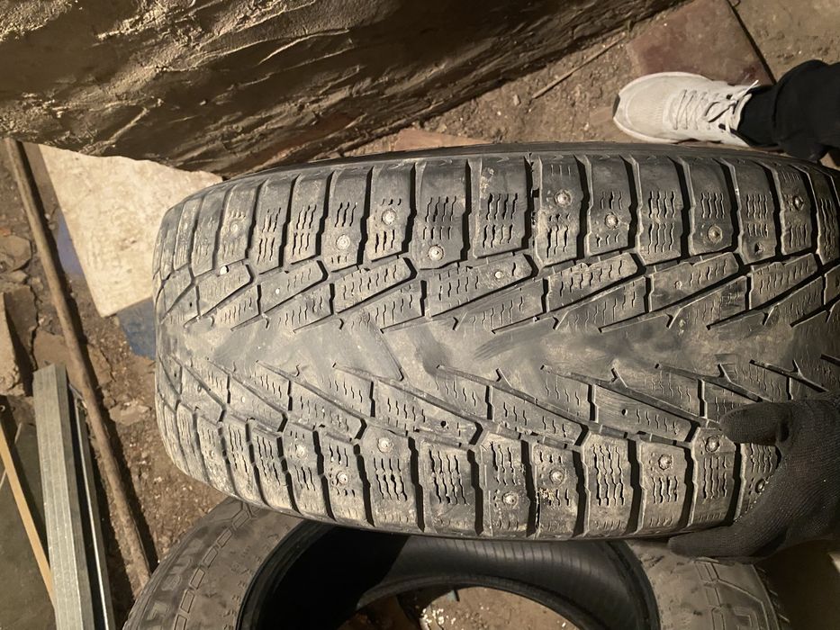 Комплект зимних шин