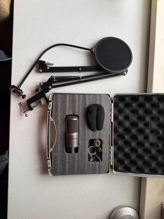 Студийный микрофон Takstar SM-8B