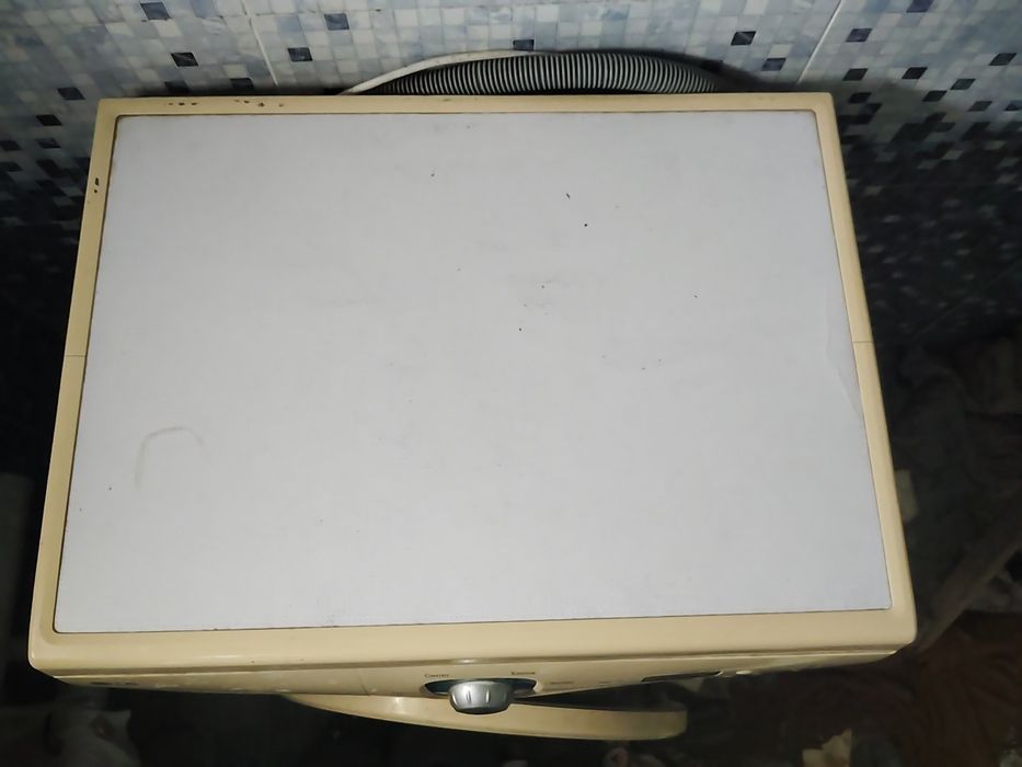 Kir moshina sotiladi