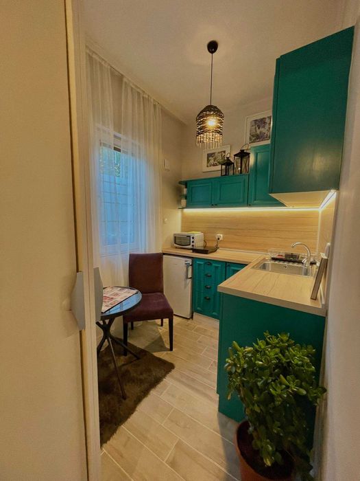 Дава се под наем Едностаен апартамент в София, Център - 50 кв.м за 700 € - Снимка #2