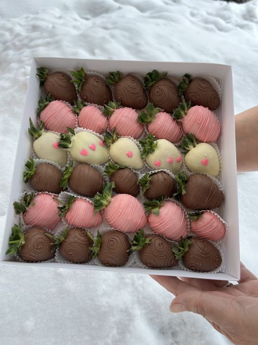 Клубника в шоколаде  Астана