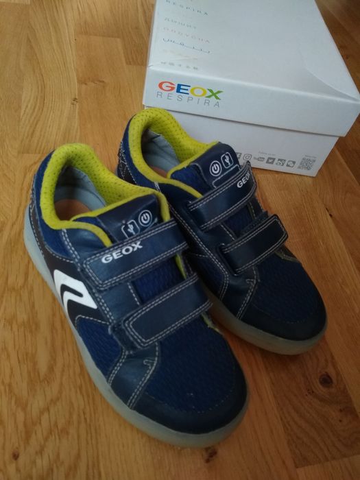 Adidași Geox nr 33