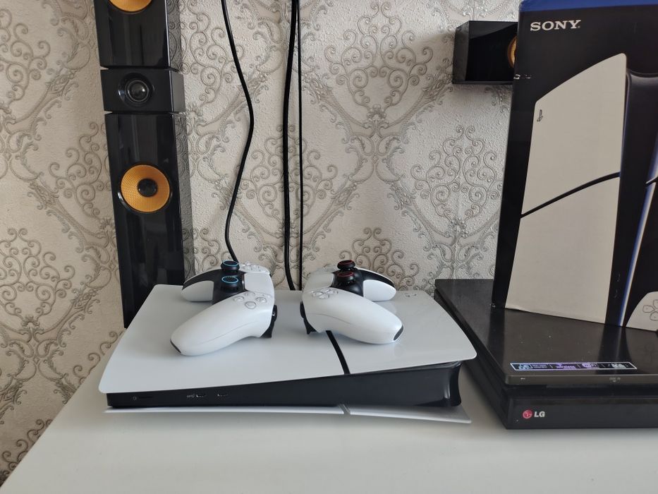 Playstation 5 slim, Ps5