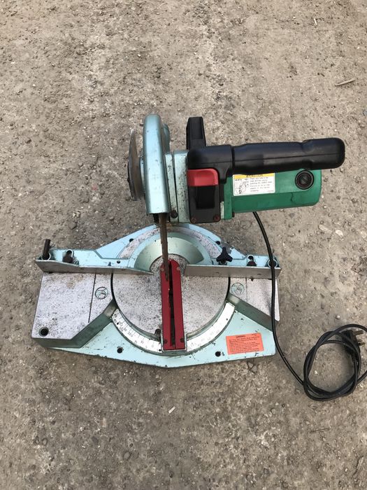 Fierastrau Circular Unghiular Hitachi C 10FCA 1640w