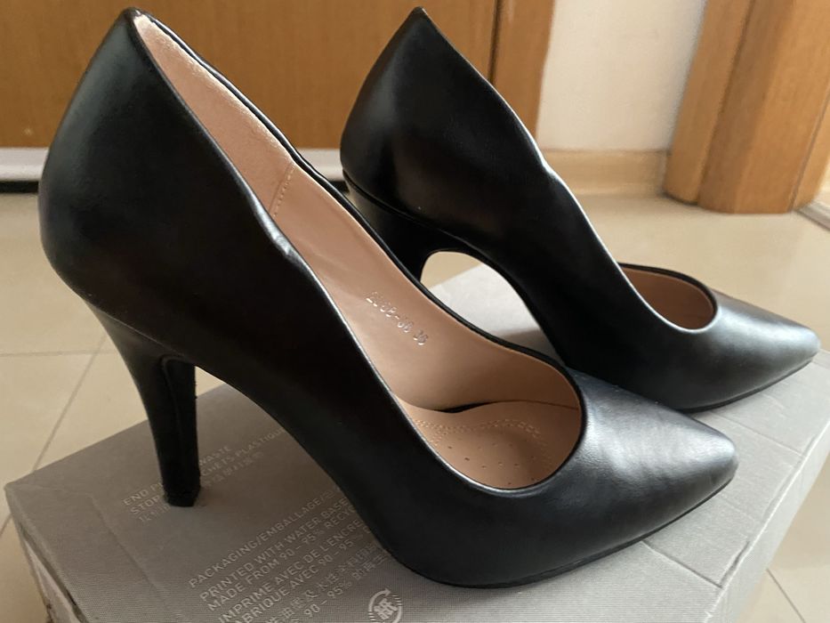 Обувки на висок ток