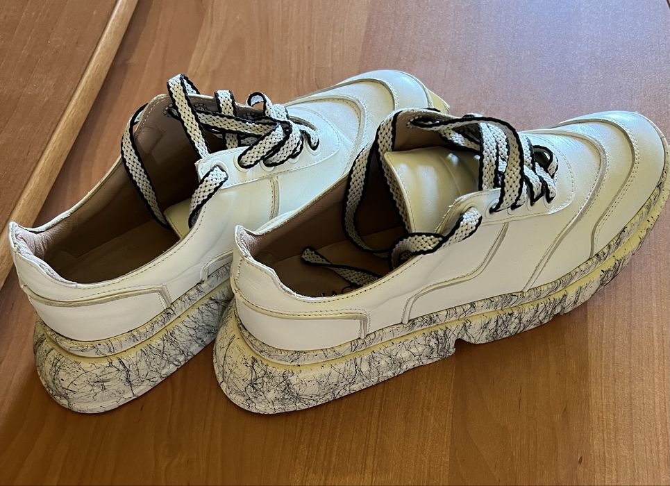 Продам кроссовки