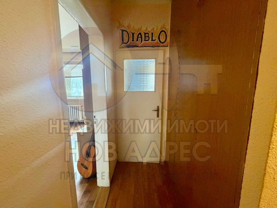 Тристаен Апартамент , Изцяло Южен , Среден Етаж гр. Търговище кв. Запад 3