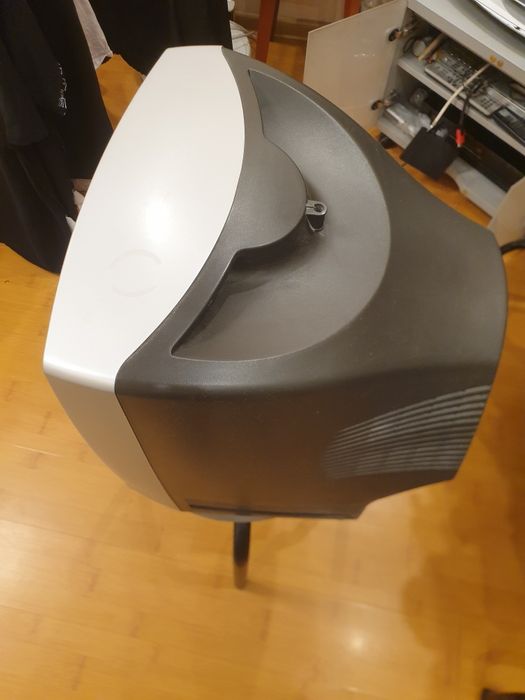 Телевизор LG диаганаль 36 см
