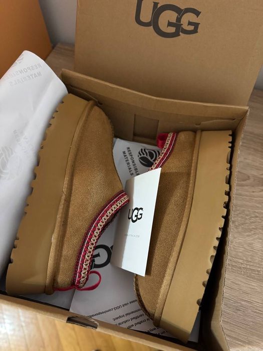 UGG Tazz – NOI, mărimea 38