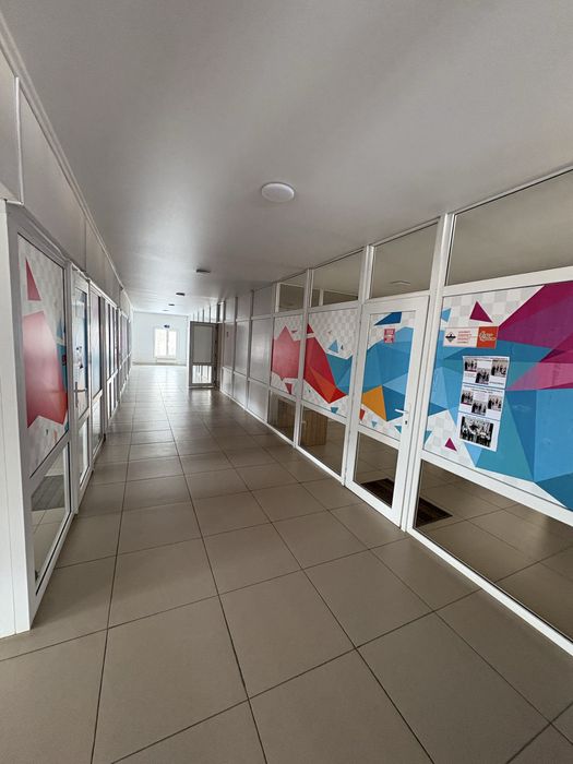 Продаются два соседних коммерческих помещения