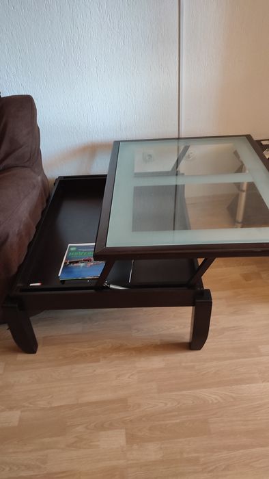 Холна маса с повдигащ механизъм