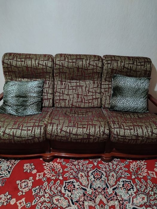 Продаётся  диван и кресло