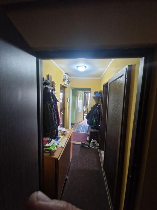 Vând Ap 3 camere, et. 4/4 , 2 balcoane , 2 băi, CT, AC, Termopan.