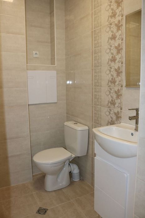 Офис до Народното събрание с паркомясто – 3 помещения, луксозен ремон