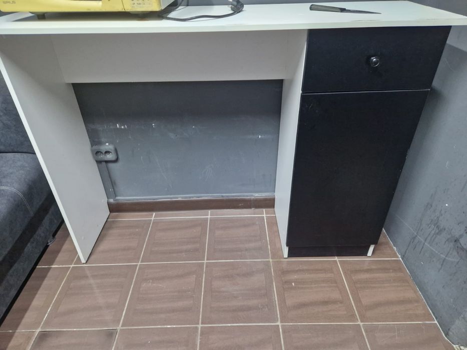 Кресла и столы для офиса