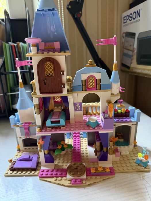 Продам оригинал Lego FRIENDS