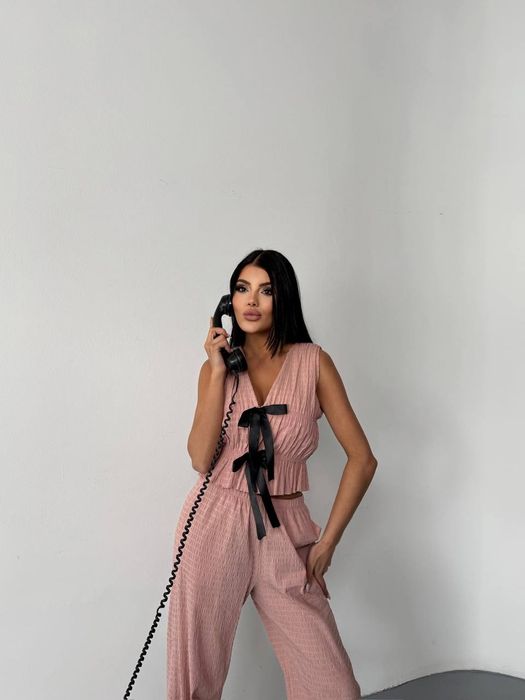 Един кукленски сет наличен в размер M/L