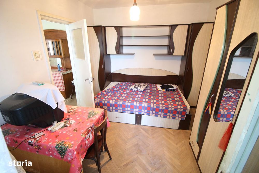 Ap. 2 camere Micro 19, la capatul troleului, etaj 1, cu balcon