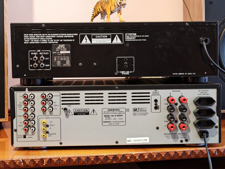 Jvc TD-V562. 3 Head DDD Direct Drive. Deck top, Japan. Preț fix !