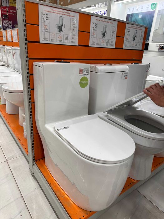 Унитаз белый керамический