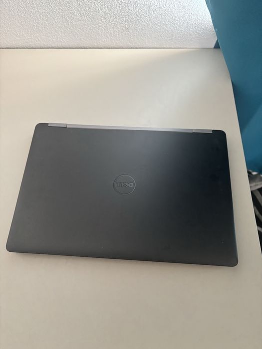Dell 5570• Procesor i7-6820HQ• 16gb ram• 256gb SSD• 15,6” Full HD