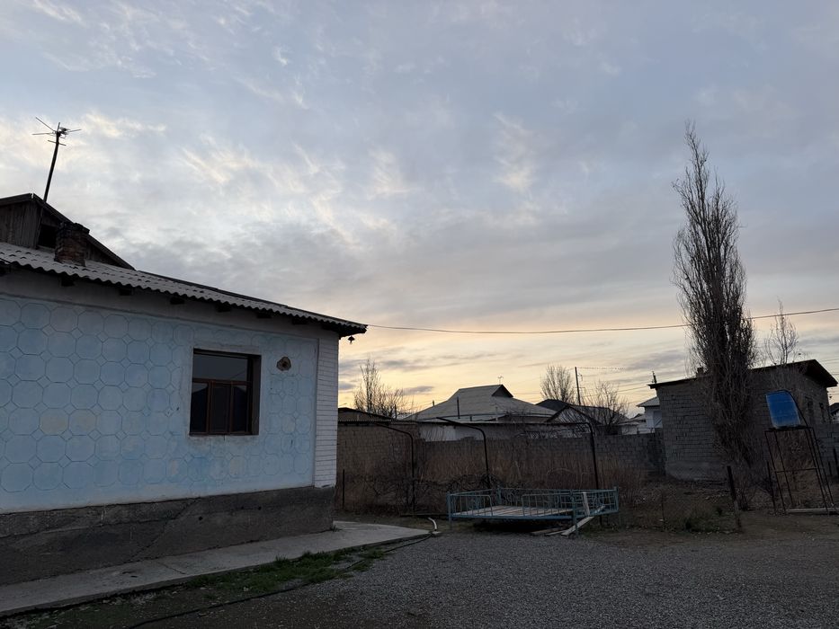 Срочно үй сатылады, үлкен трассаның бойында