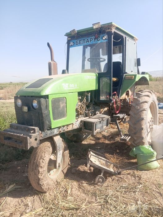 Traktor sotiladi