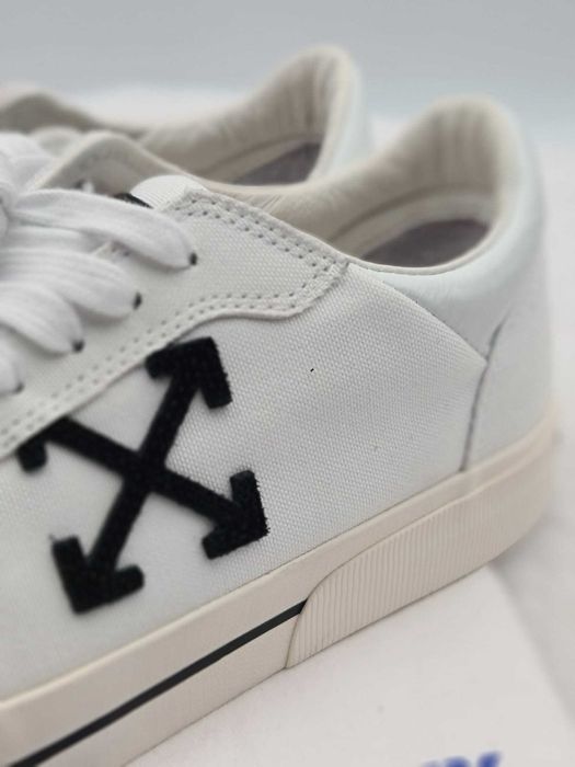 Off White pantofi sport bărbați mărimea 41 – Cu defect estetic minor