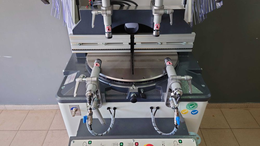 METEOR 420  Masina de debitat automata cu taiere de jos in sus Ø 420mm