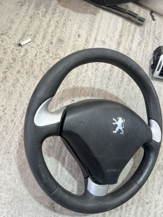 Volan oeugeot 307 cc cu airbag