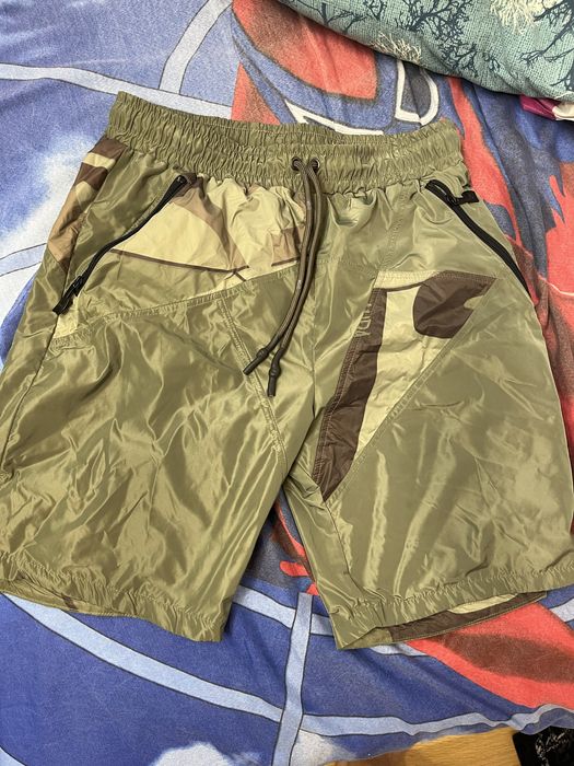 Къси панталони луда