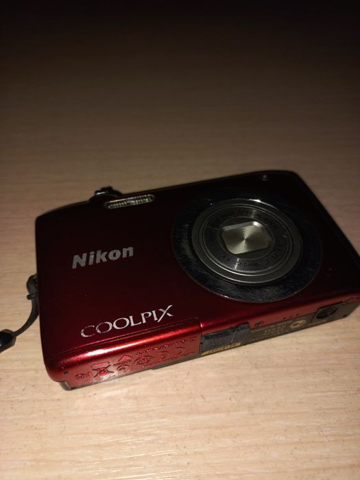Винтажная мыльница Nikon Coolpix S2600 (Y2K комплект)