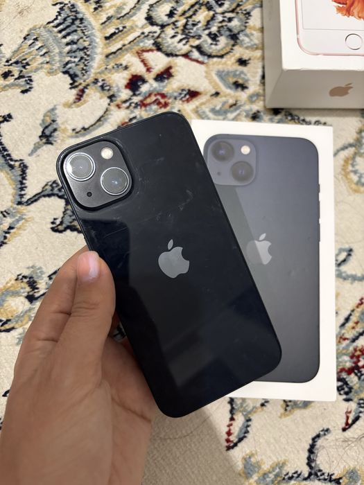 Продаю iPhone 13 — состояние идеальное!