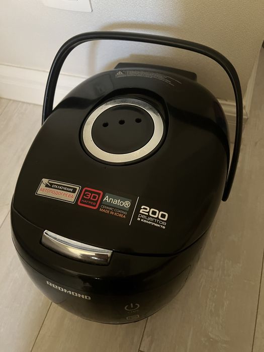 Продается мультиварка REDMOND