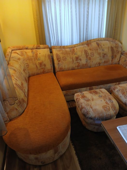 Ъглов разтегателен диван с повдигащ механизъм и ракла