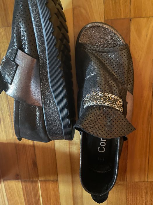 Обувки от естествена кожа с камъни