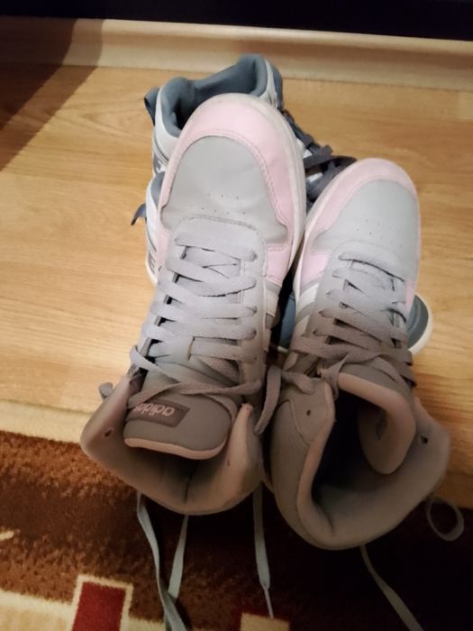 Маратонки за дами