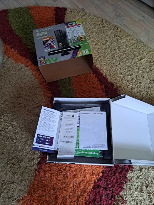 Consolă Xbox 360 + Kinect în Cutie Originală, ca nouă + Pachet 18 Jocuri