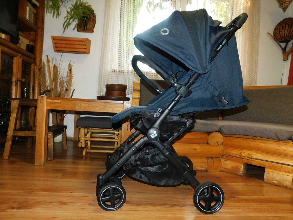 Carucior ultra-compact *  Maxi Cosi Lara 2